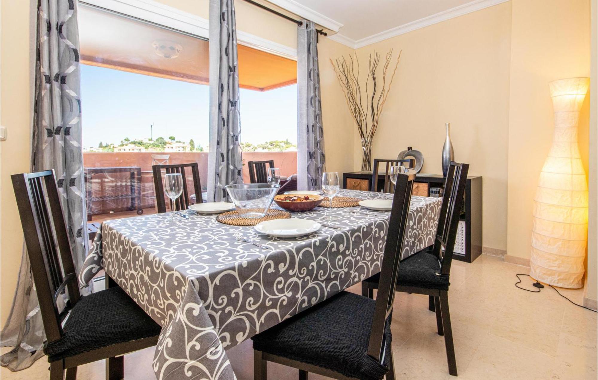 Awesome Apartment In Elviria With Wifi Marbella Exterior foto